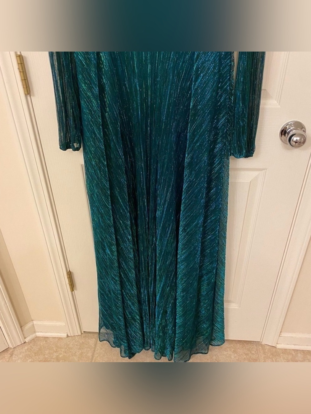 BETSY & ADAM Crinkle-Texture Sheer Long Sleeve Evening Gown in Jade Size 6. NWT. - Picture 10 of 12